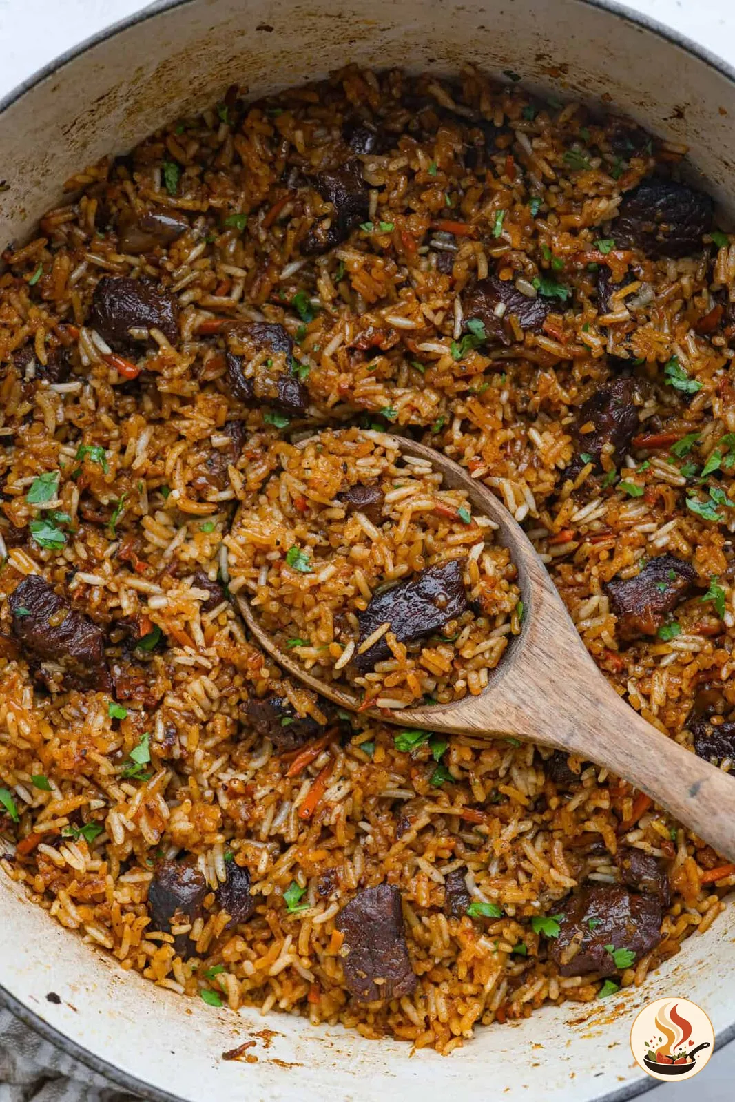 Говядина с рисом в одной кастрюле: мягкое мясо, рассыпчатый рис и секрет чеснока