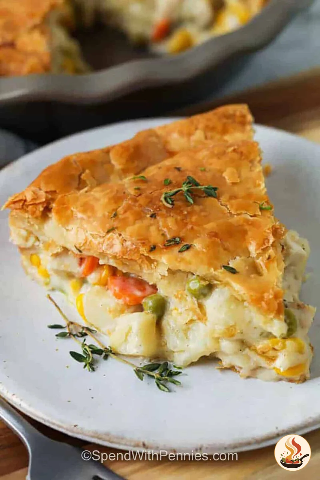 Куриный пирог с двойной корочкой: уютный ужин с овощами и сливочным соусом